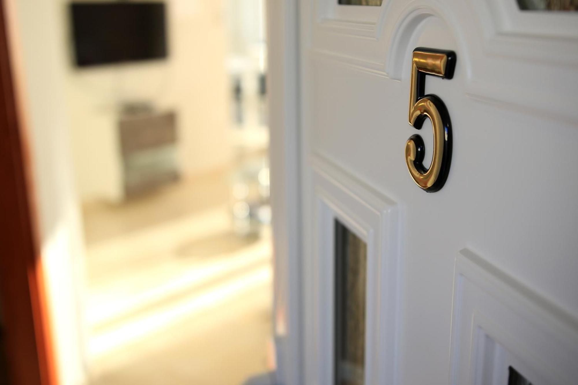 Apartments Superba Brodarica  Bilik gambar