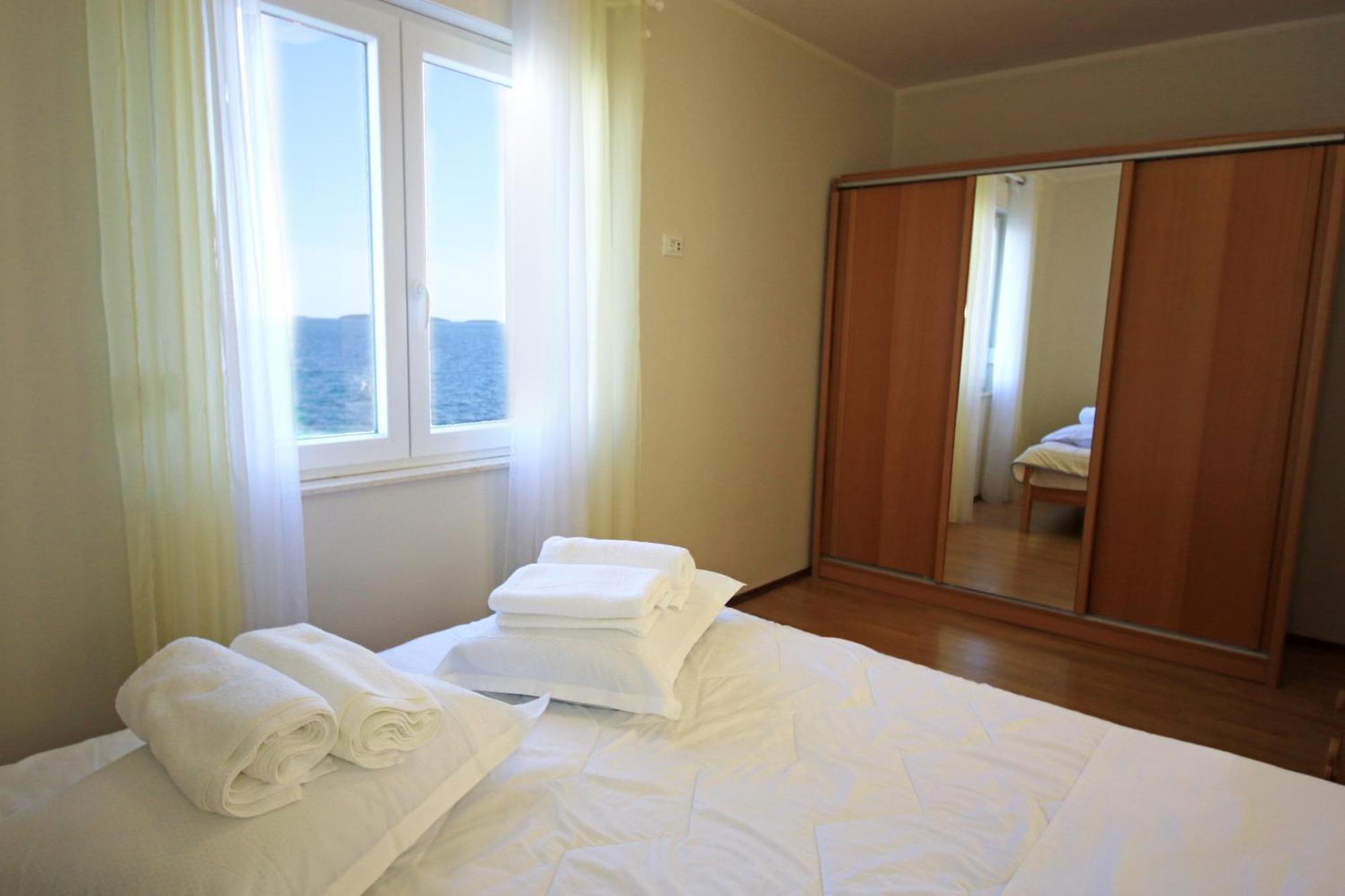 Apartments Superba Brodarica  Bilik gambar