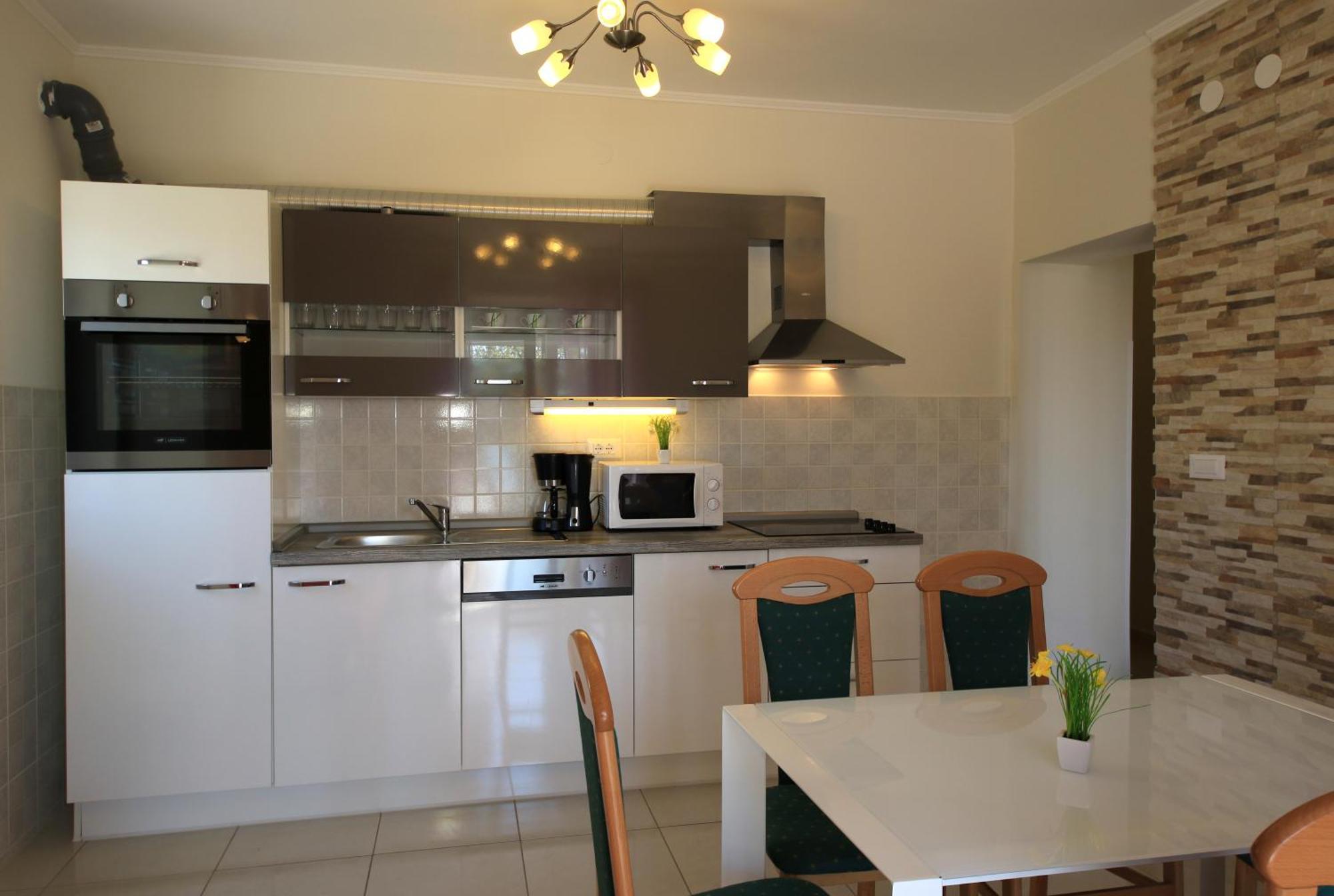 Apartments Superba Brodarica  Bilik gambar