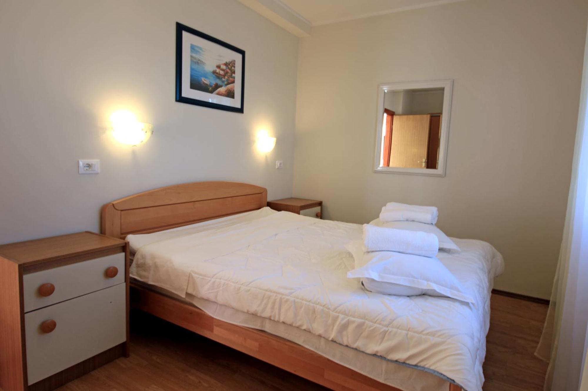 Apartments Superba Brodarica  Bilik gambar
