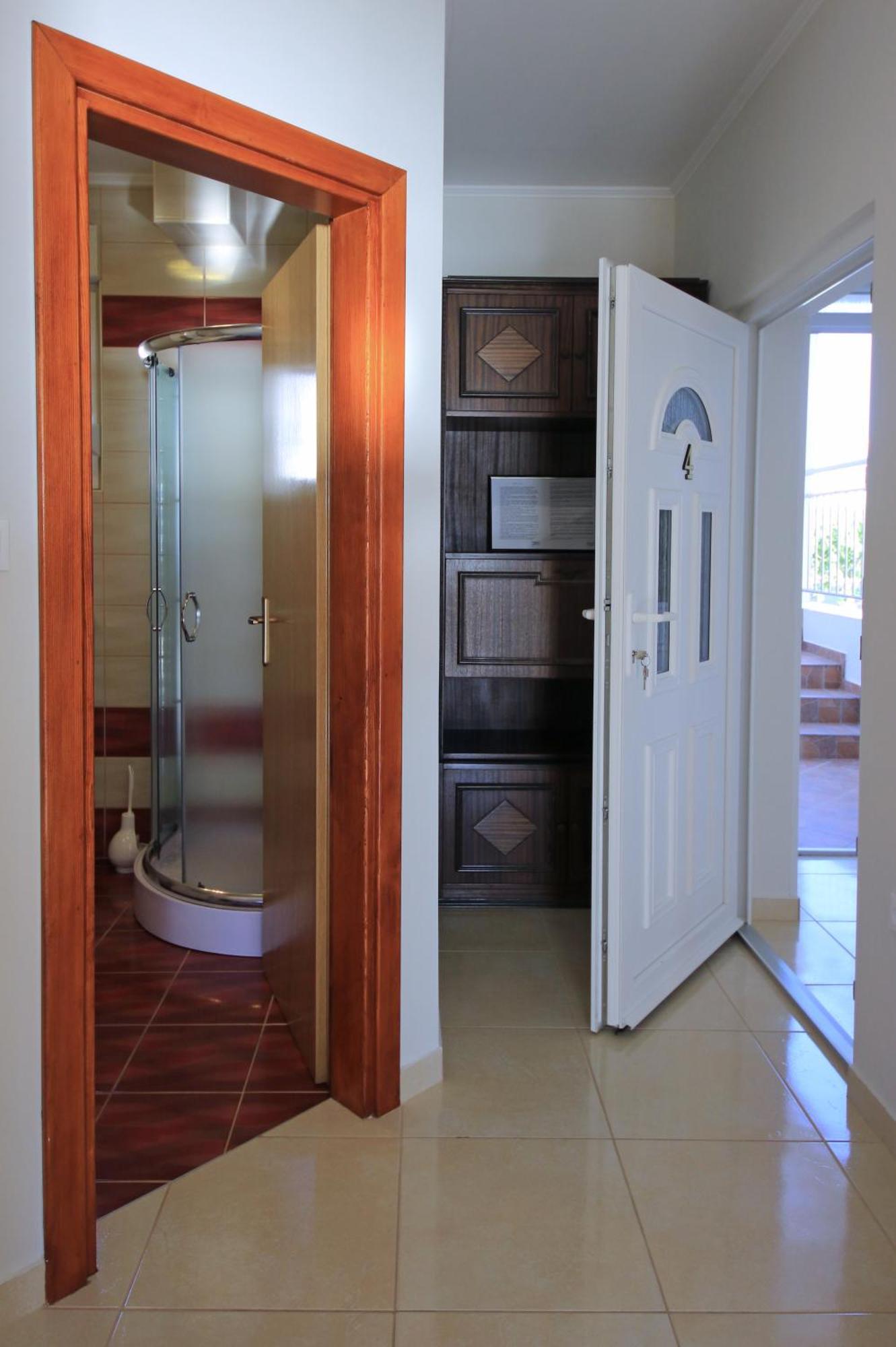 Apartments Superba Brodarica  Bilik gambar