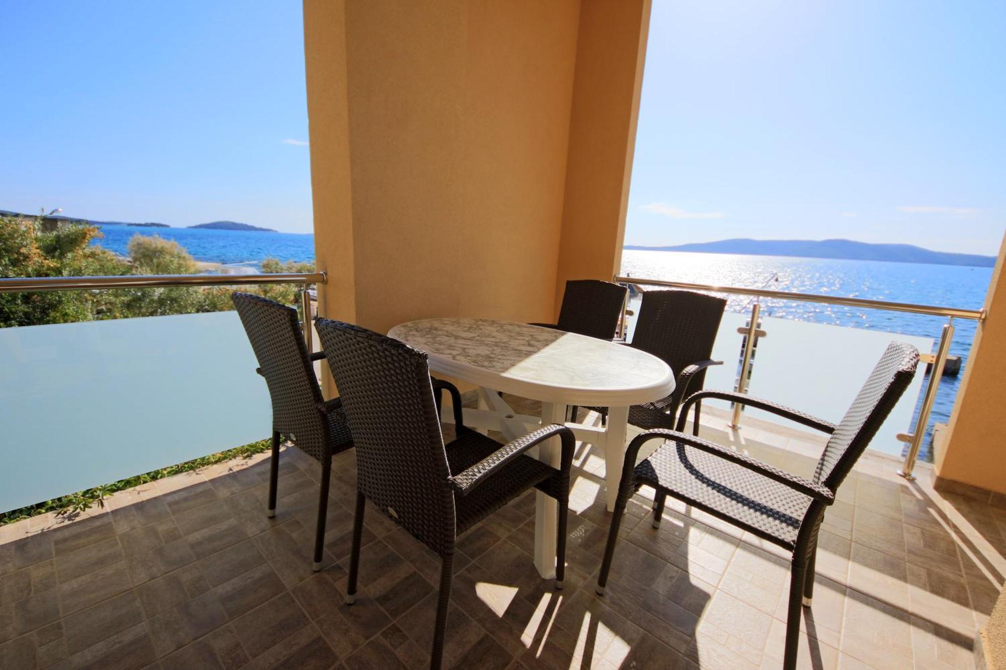 Apartments Superba Brodarica  Bilik gambar