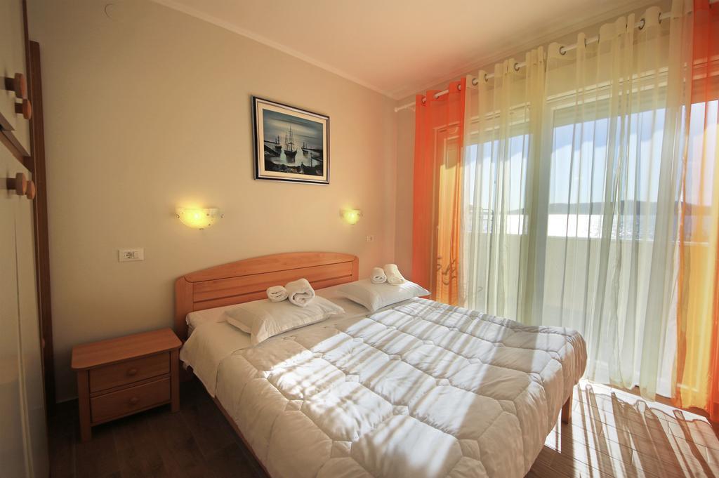 Apartments Superba Brodarica  Luaran gambar