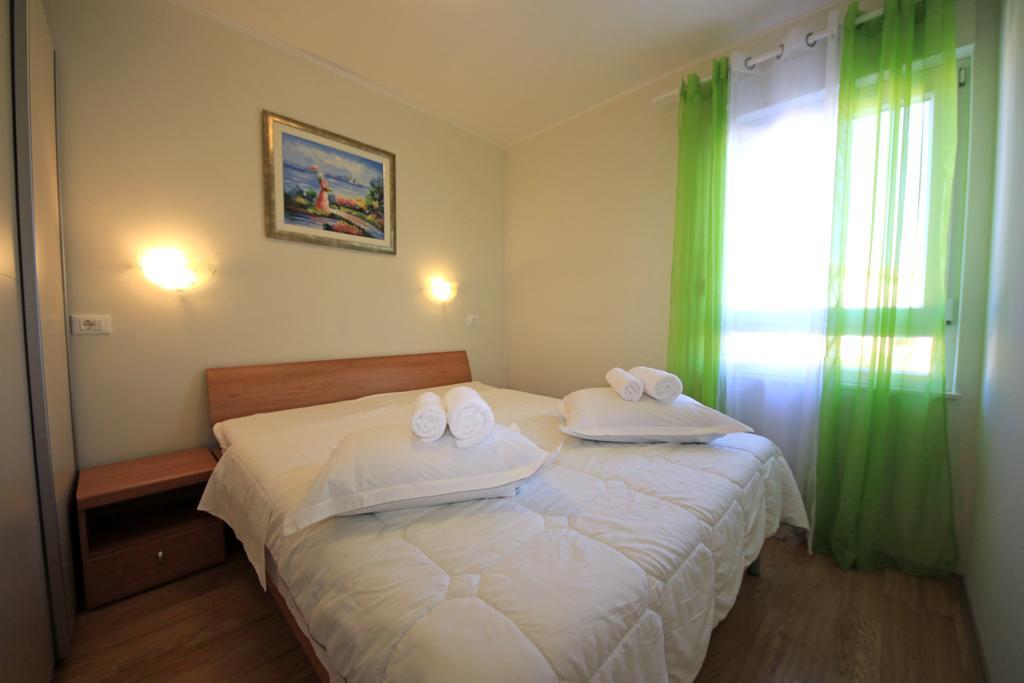 Apartments Superba Brodarica  Luaran gambar